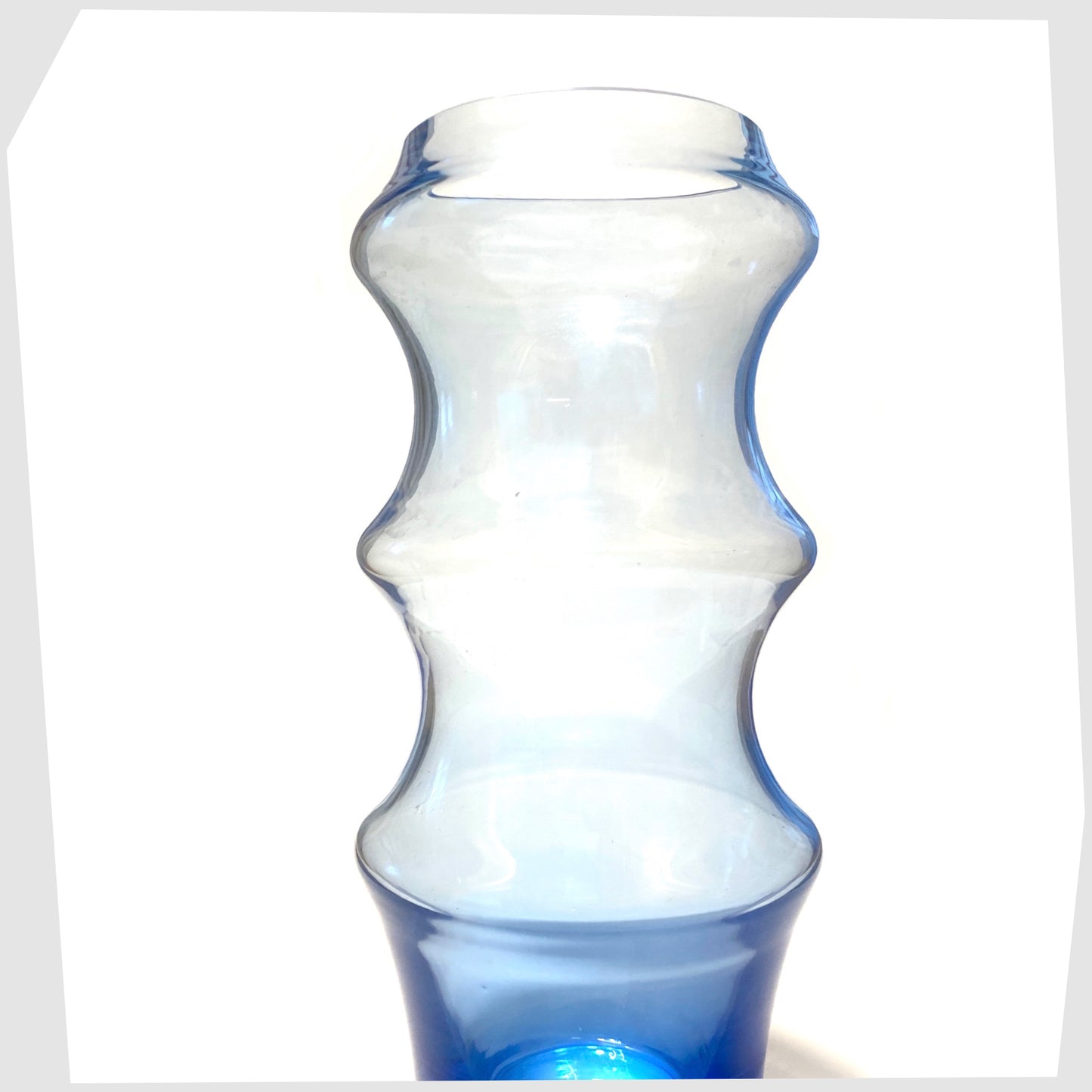 top rim of the dartington hooped glass vase, designed by belinda hornsey, in a gorgeous blue case glass