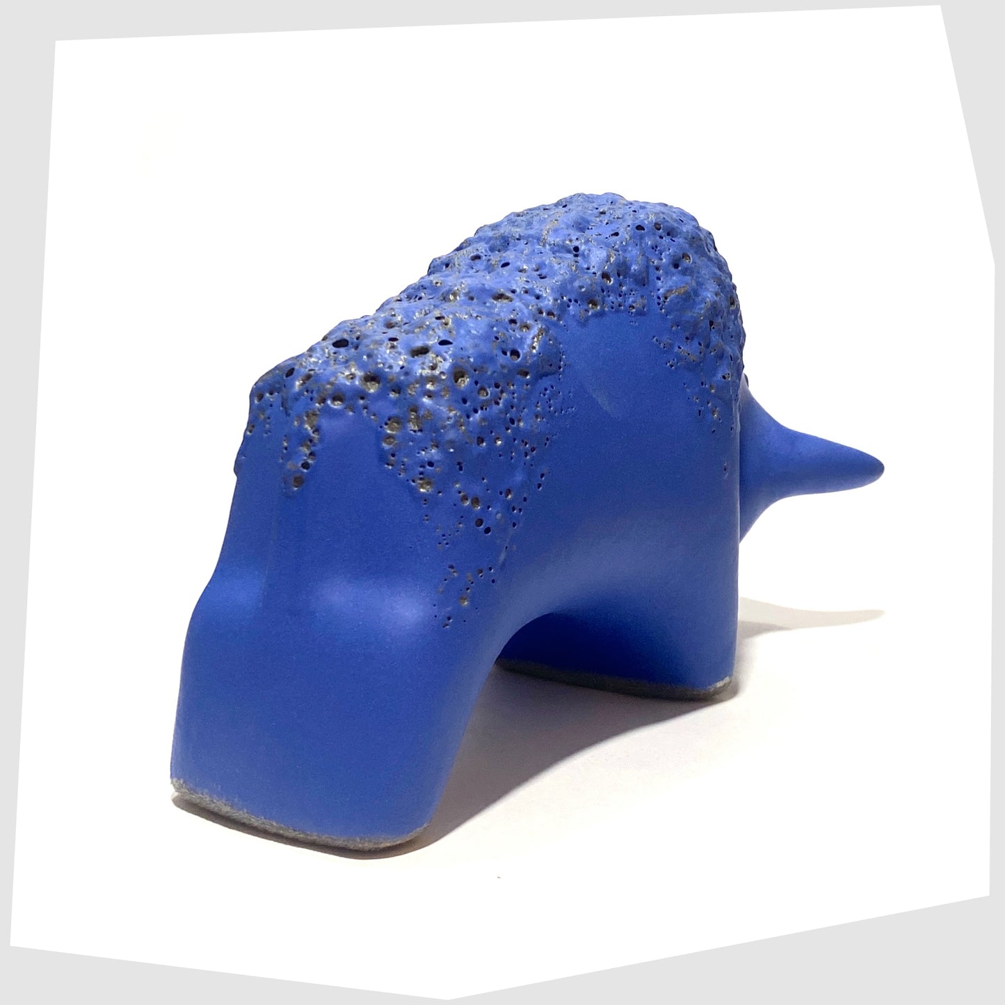 matte blue fat lava glazing on the rear of the otto keramik ceramic bull