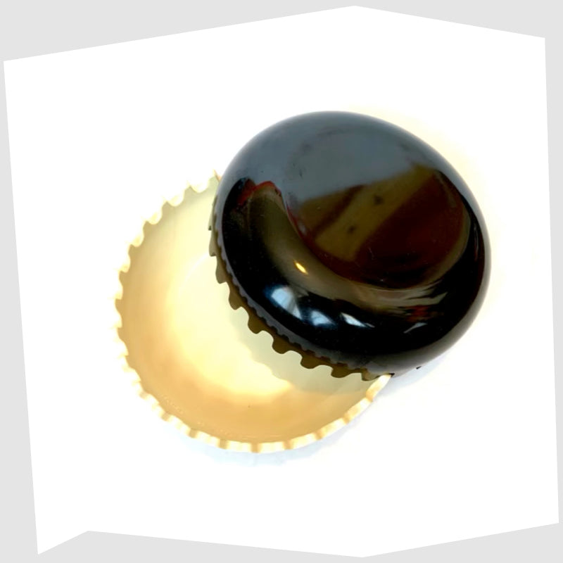 Black & White Clam Ashtray by Alan Fletcher