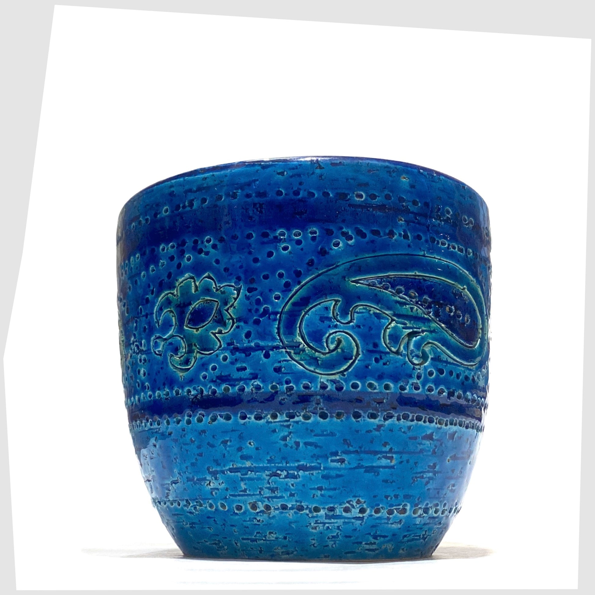 Bitossi Liberty Planter in rimini blue glaze with flowing paisley pattern shown on a white background