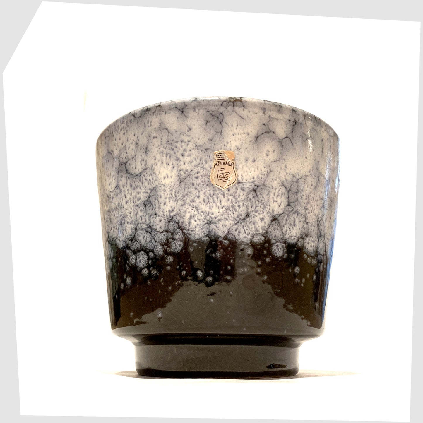 ES Keramik Planter in dark grey glaze with blue and white fat lava glaze