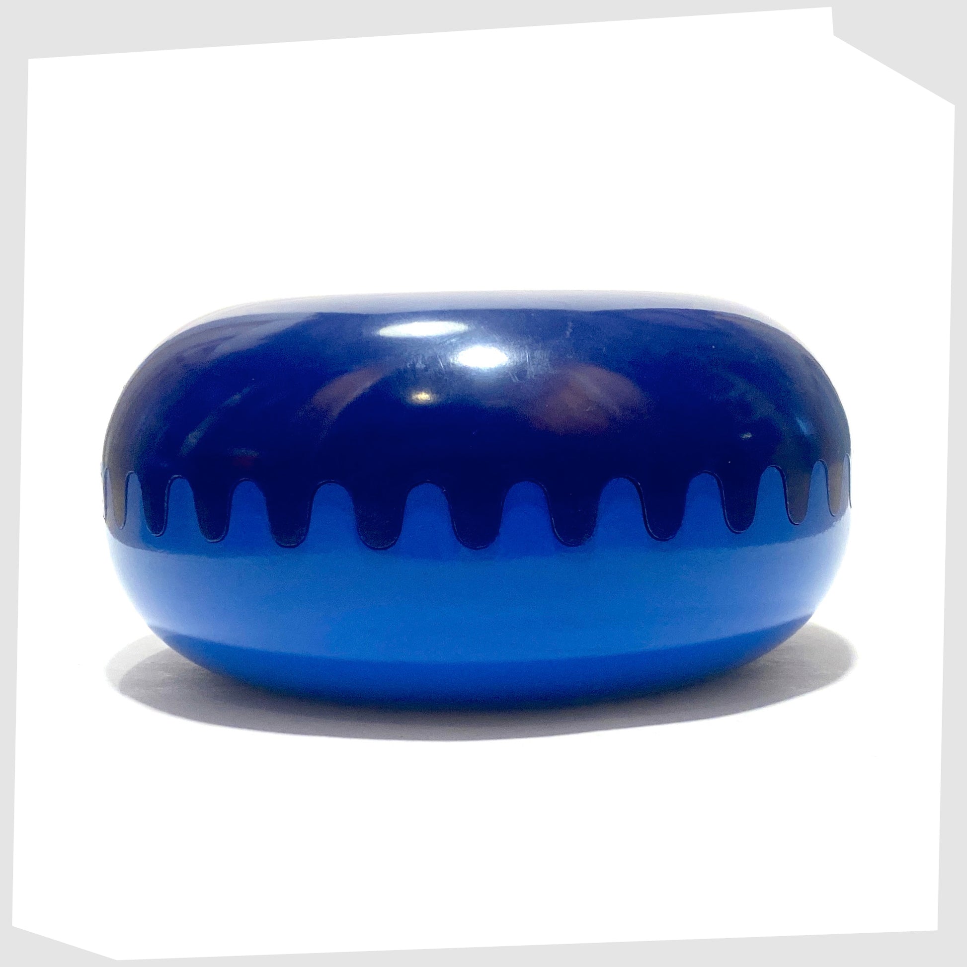 Alan Fletcher Clam Ashtray in Blue and Navy colourway