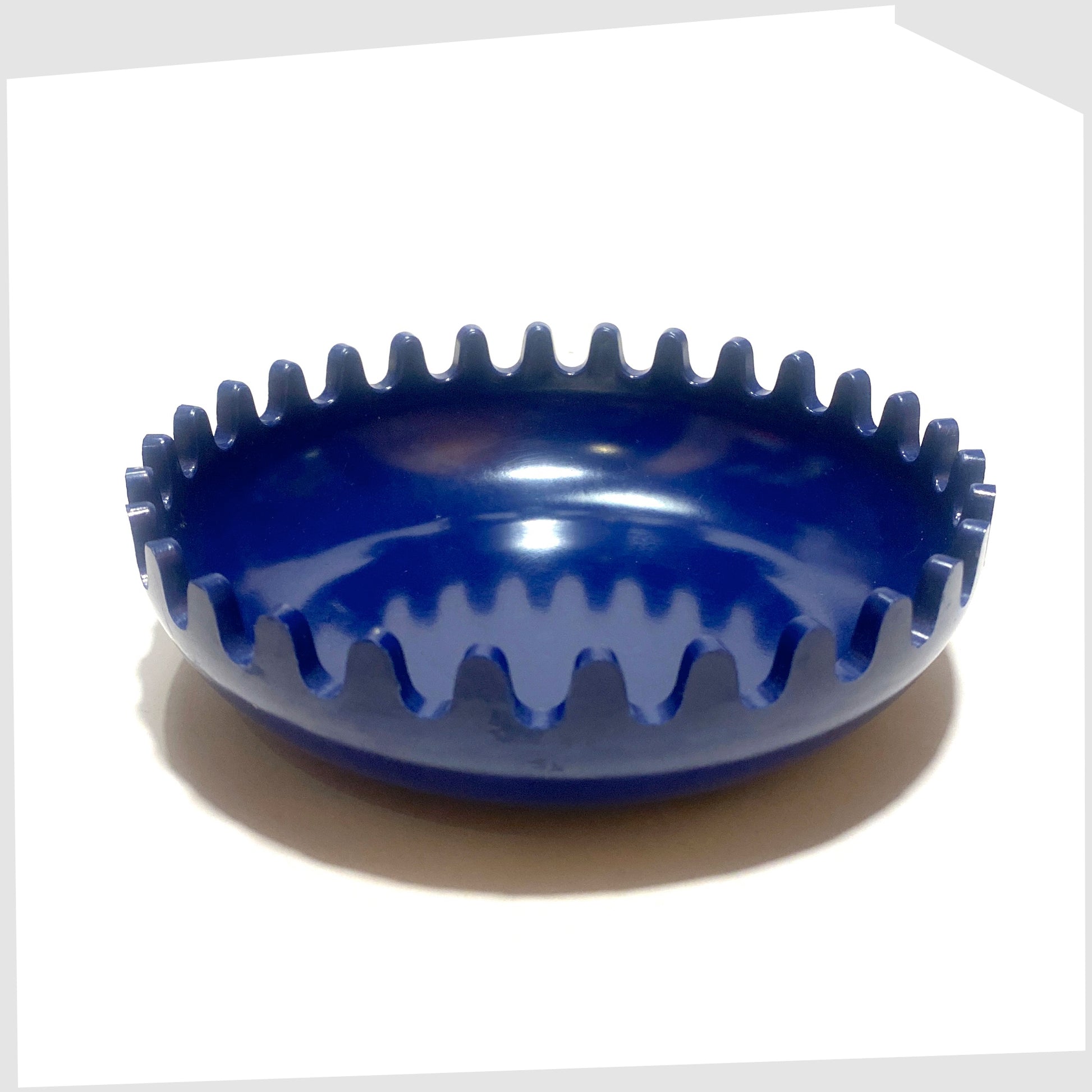 Alan Fletcher Clam Ashtray in Navy colourway
