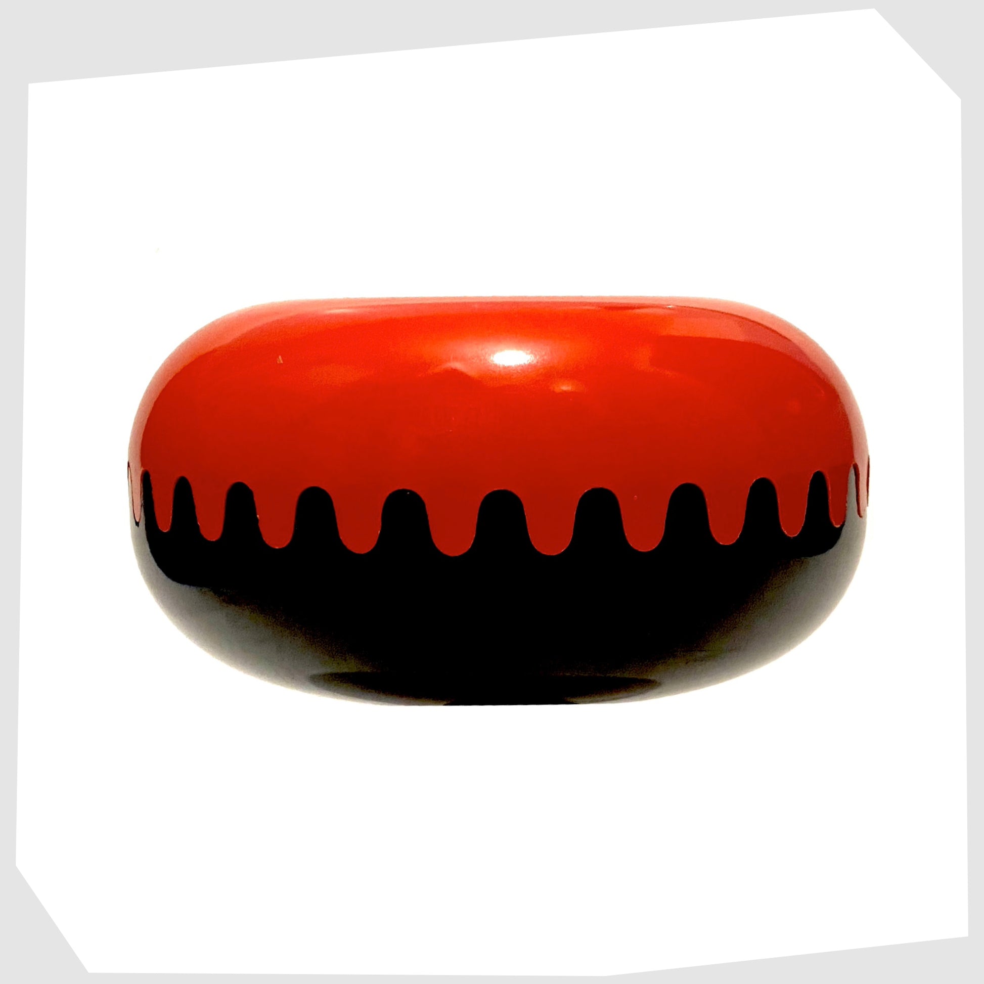 red-and-black-clam-designed-by-alan-fletcher-for-pentagram-design-group