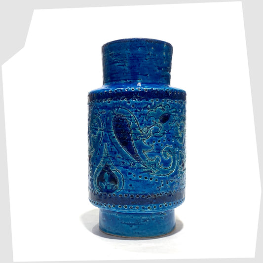 Bitossi Liberty Vase in rimini blu glaze, designed by Aldo Londi, featuring a central band of impressed aisley patterns, shown on a white background
