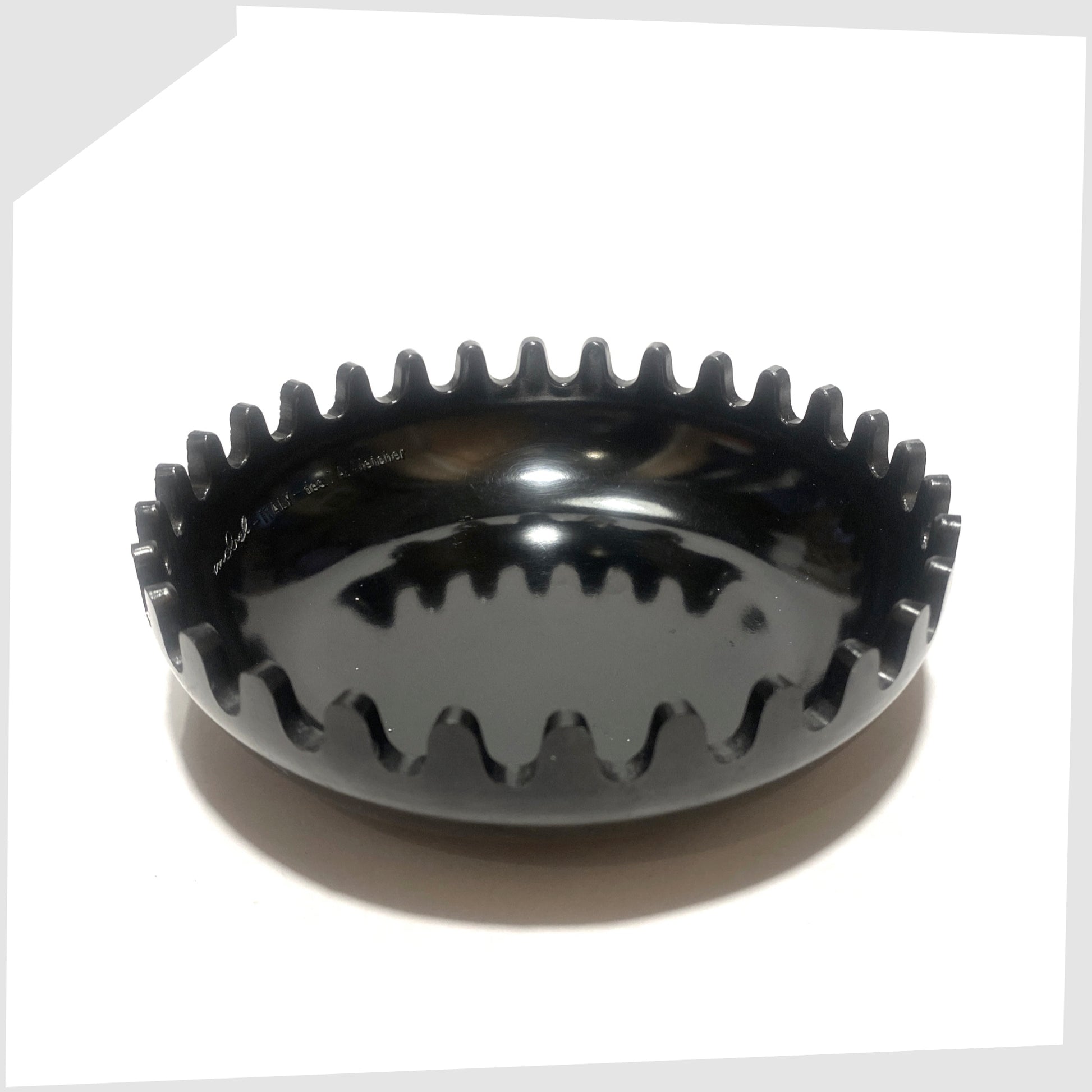 Black Mebel Clam Ashtray designed by Alan Fletcher in 1972