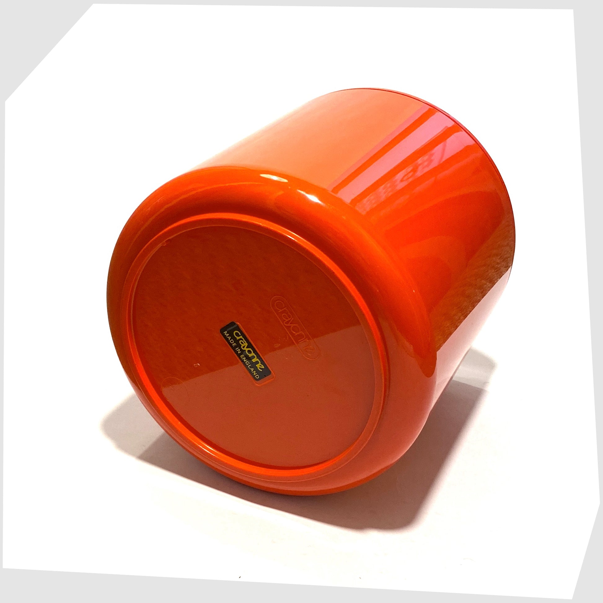 base of the Crayonne Input Ice Bucket in bold red colour way