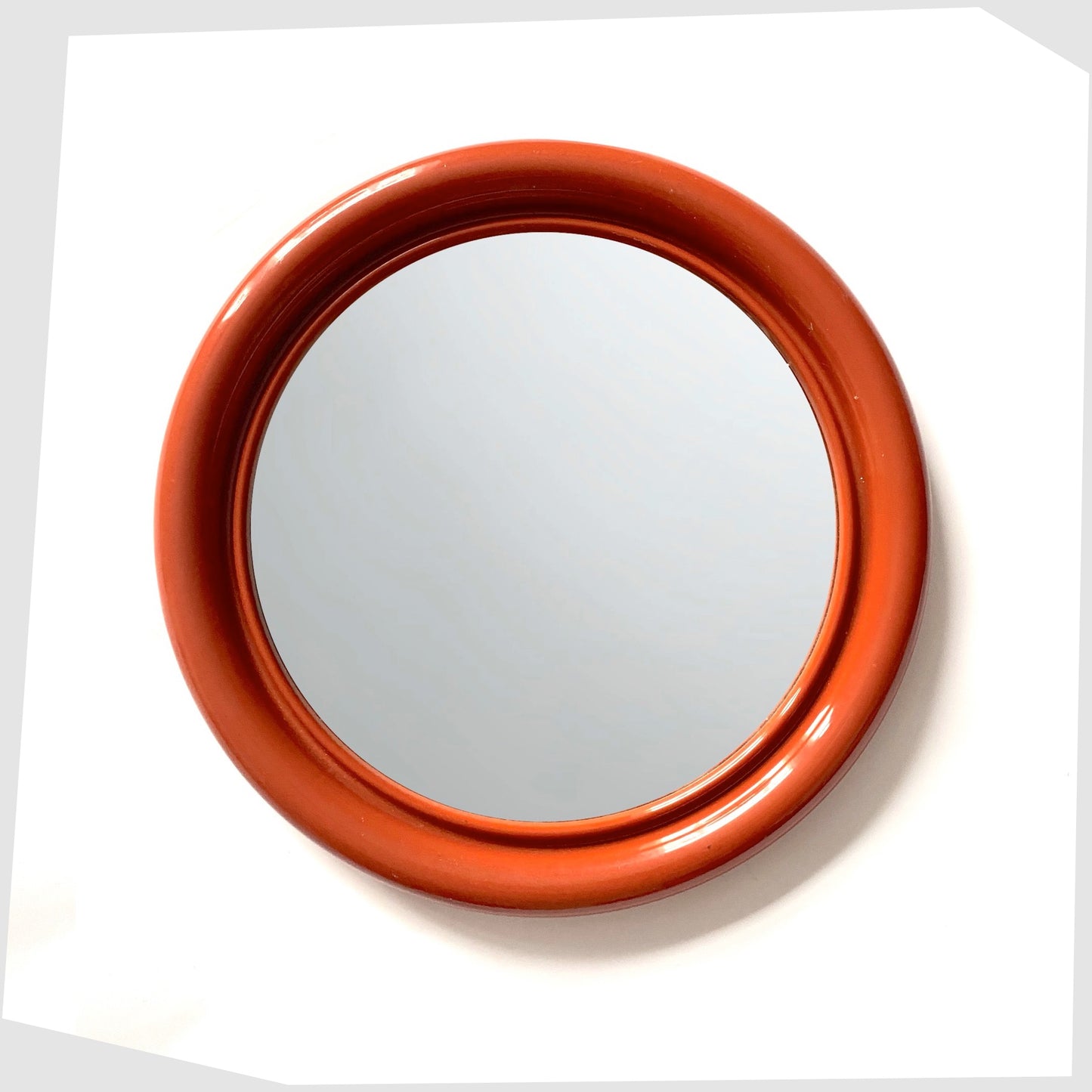 vintage-crayonne-mirror-in-red-plastic-circular-mirror