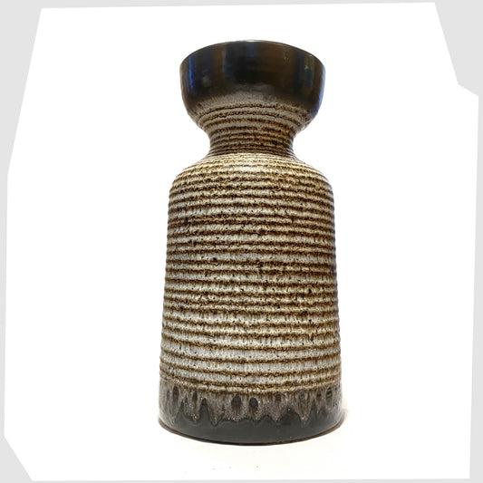 dumler and breiden 1060/35 vase finished in hoops of brown and beige fat lava 