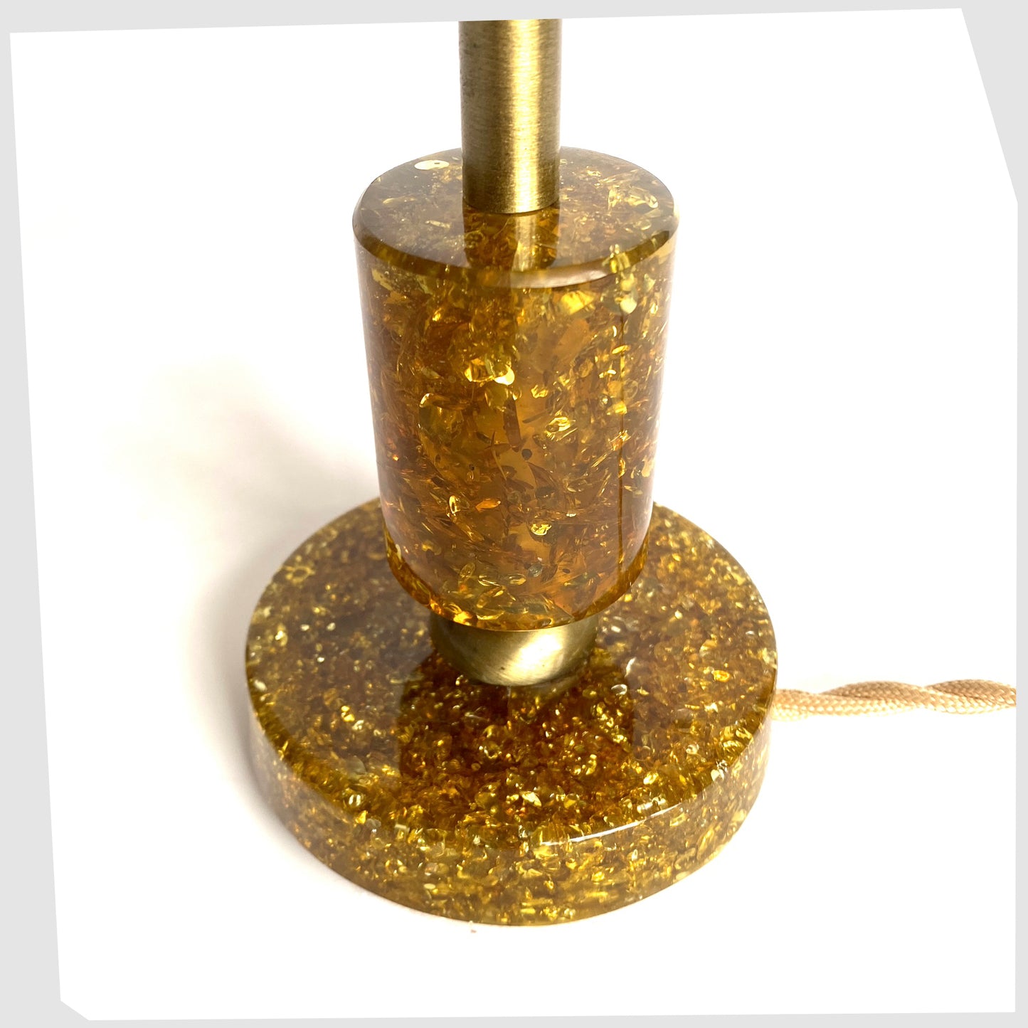 shattaline-table-lamp-base-with-gold-and-brass-fractal-resin-base