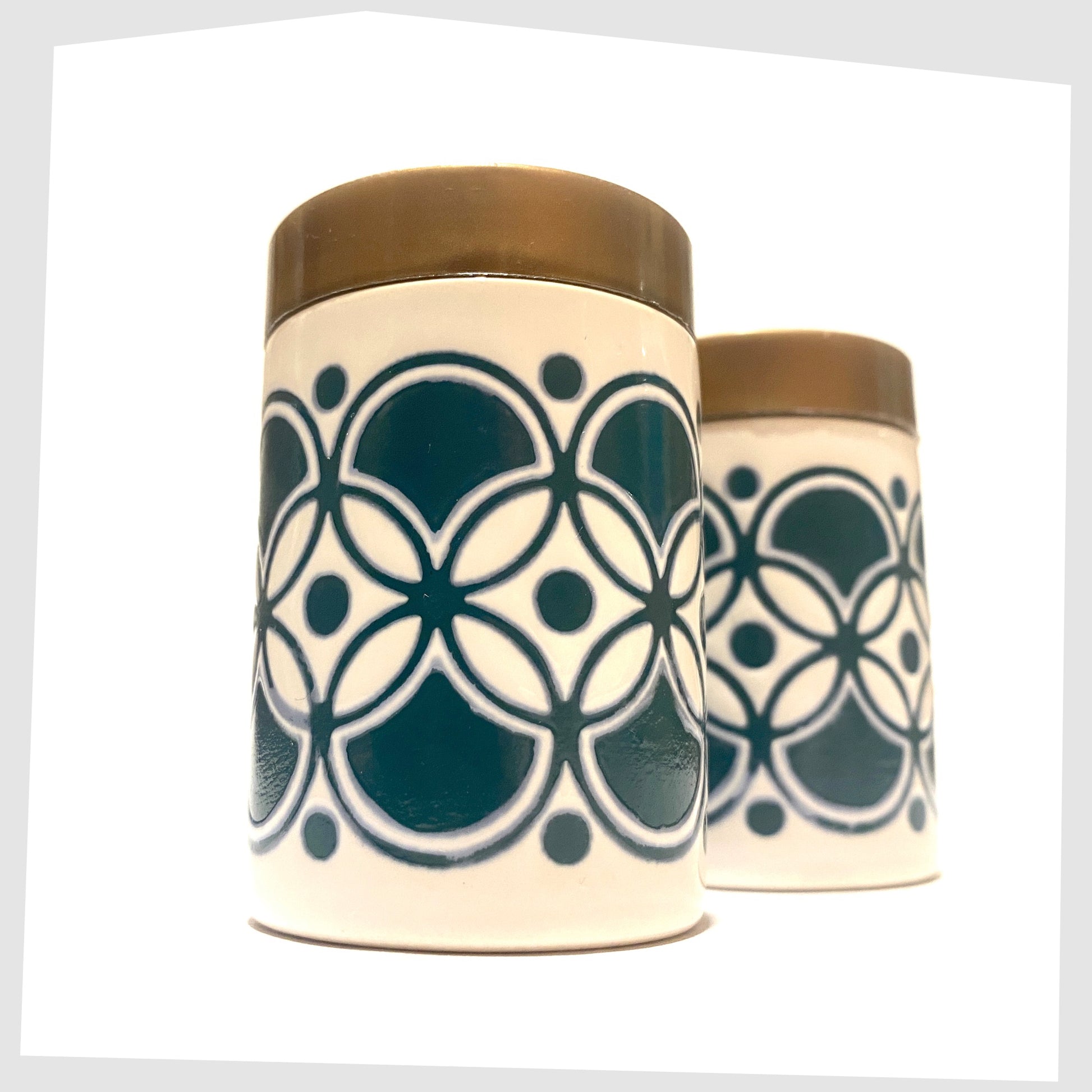 vintage hornsea pottery cruet set in white with teal geometric pattern