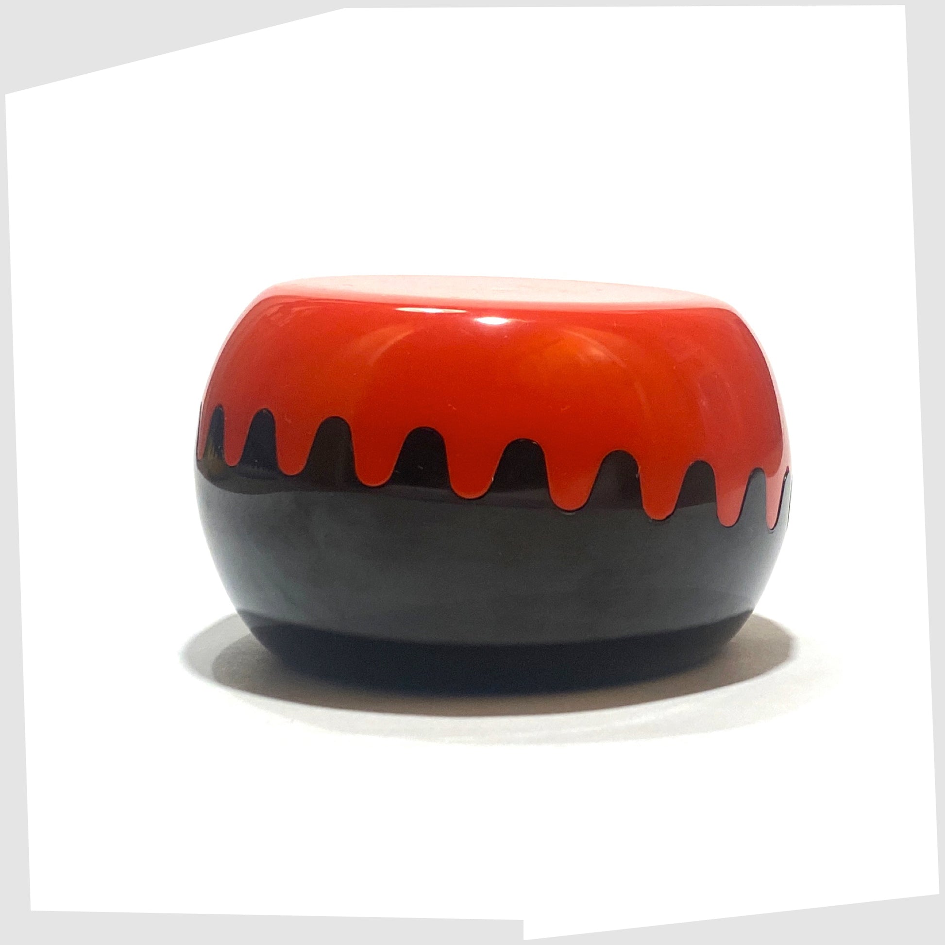 red and black clam ashtray by Ornamin, West German, consisting of two interlocking clams with ribbed teeth