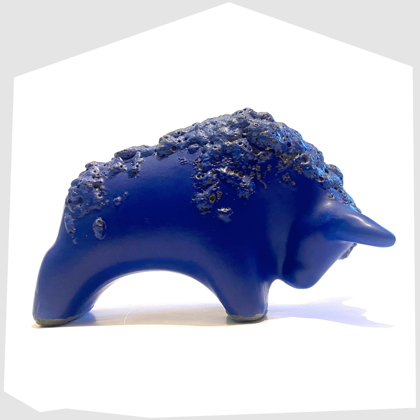 otto-keramik-dark-blue-ceramic-bull-with-fat-lava-glaze