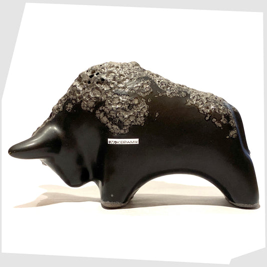 otto keramik bull in matte black with a textured band of fat lava glaze