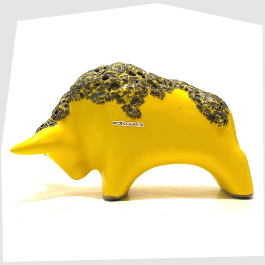 otto-keramik-bull-in-matte-yellow-glaze-with-fat-lava-glazing