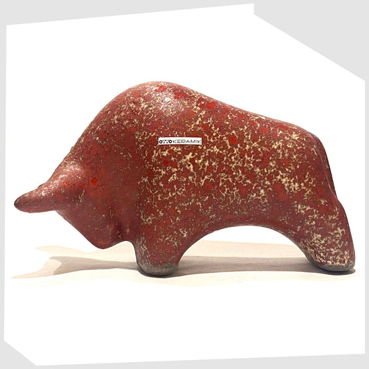 otto keramik bull in red and sand coloured speckle glaze