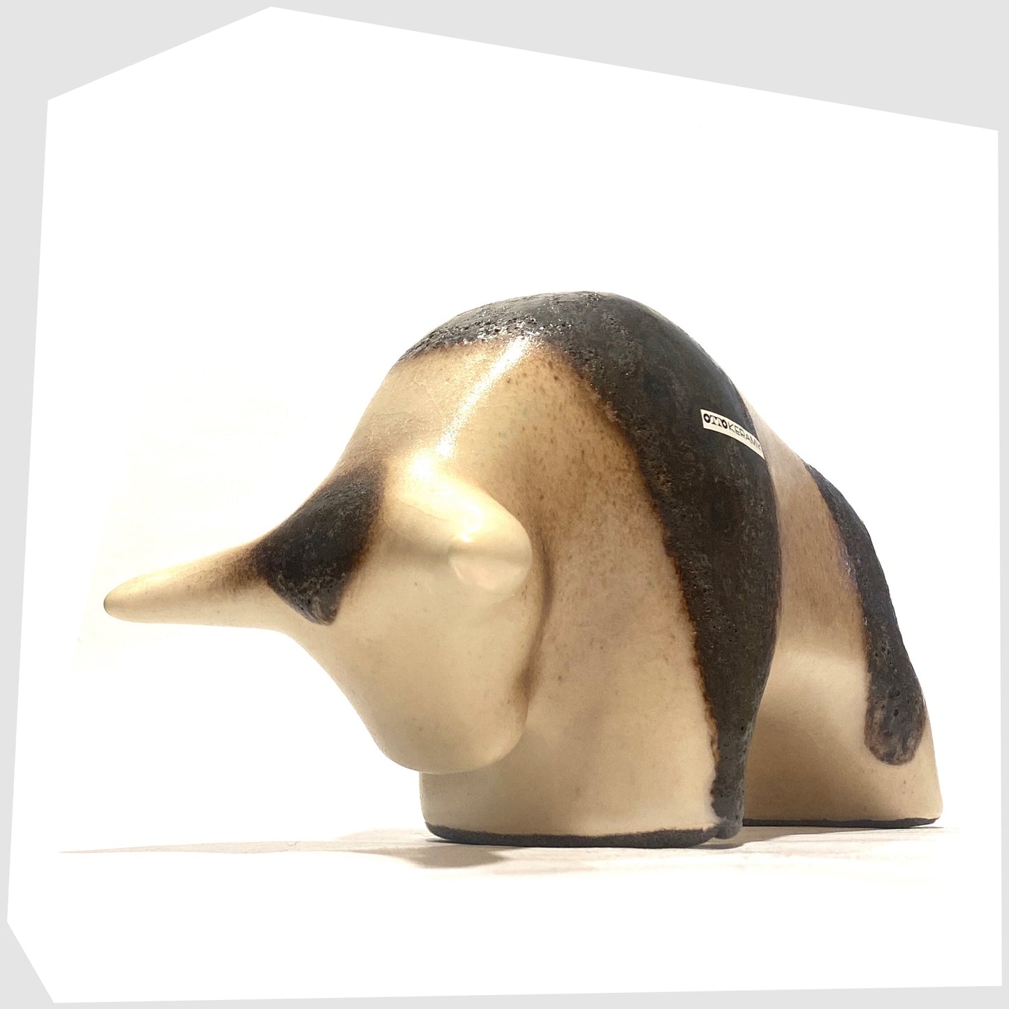 Otto Keramik Bull in natural with bands of dark brown fat lava glaze