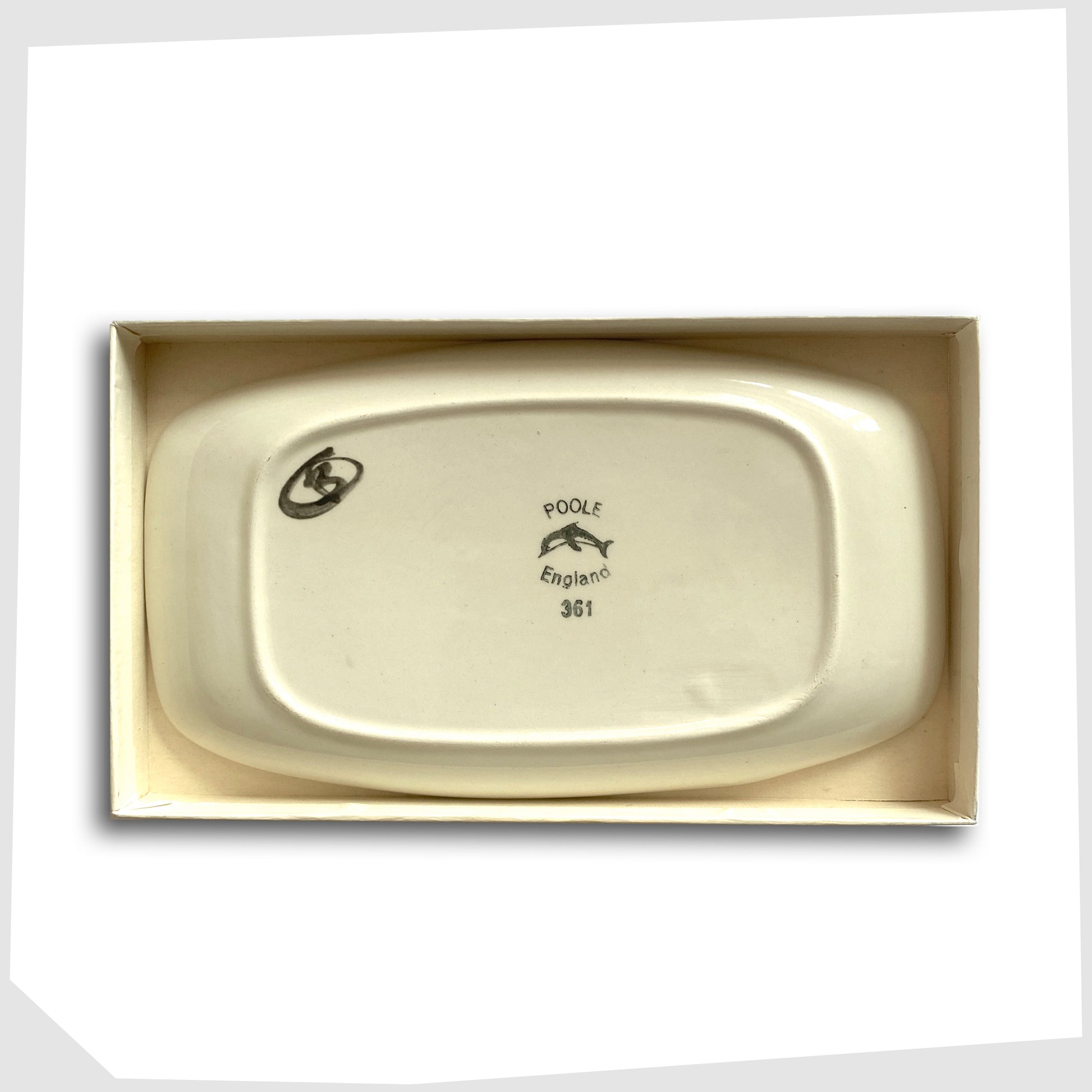 rear stamp of the vintage poole pottery delphis pin dish by cynthia bennett. 