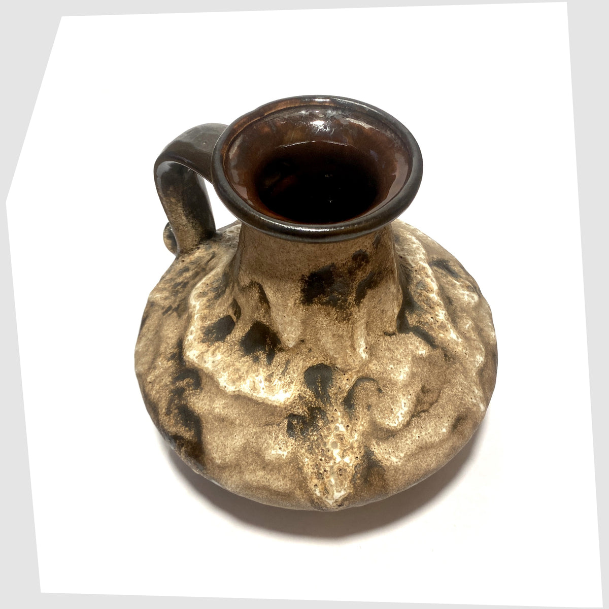 Top rim of the Ruscha Keramik 377-21 Vase in monochrome fat lava drip glaze, shown on a white background