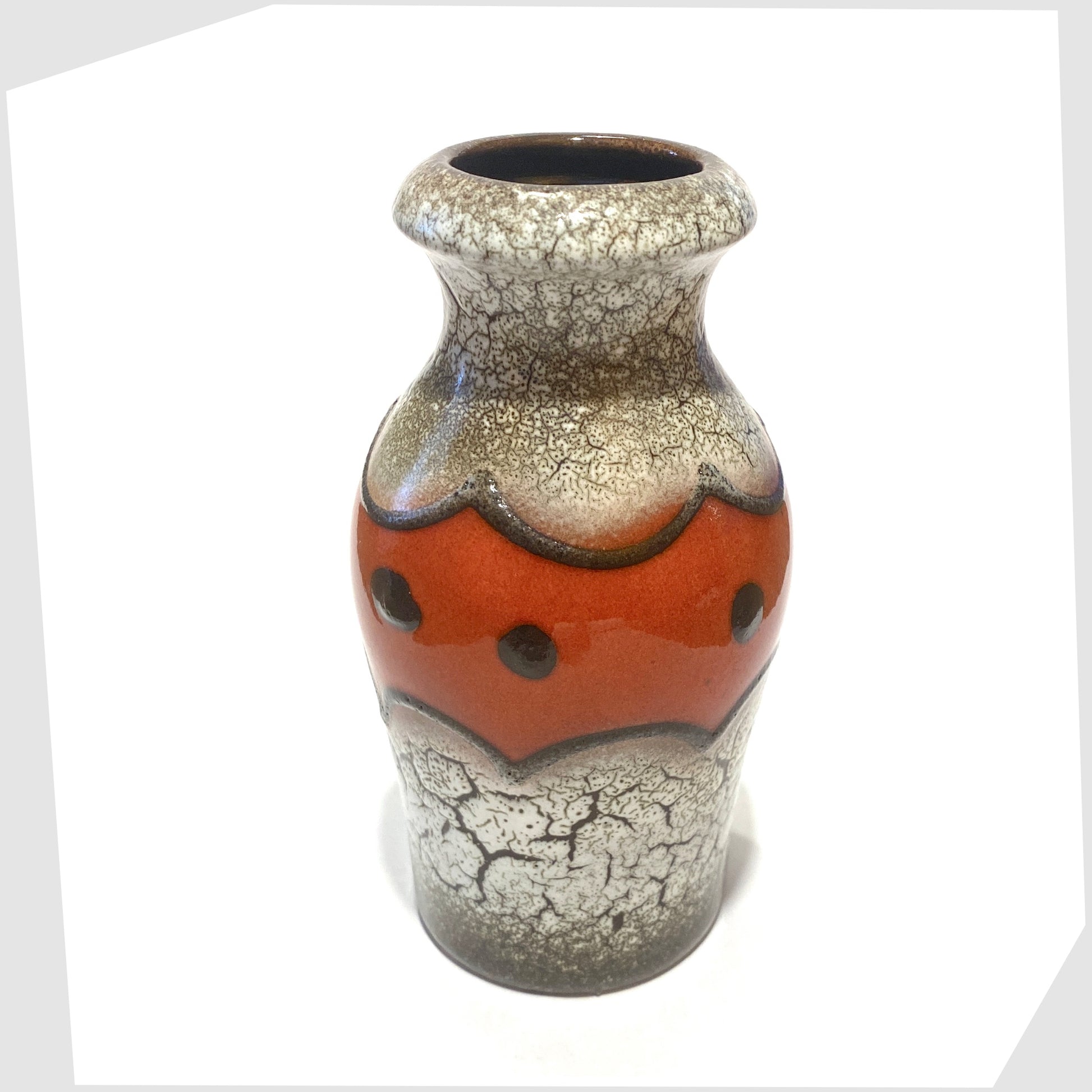 top rim of the scheurich keramik 523-18 vase glazed in a black and white fat lava with contrasting central band of volcanic red glaze