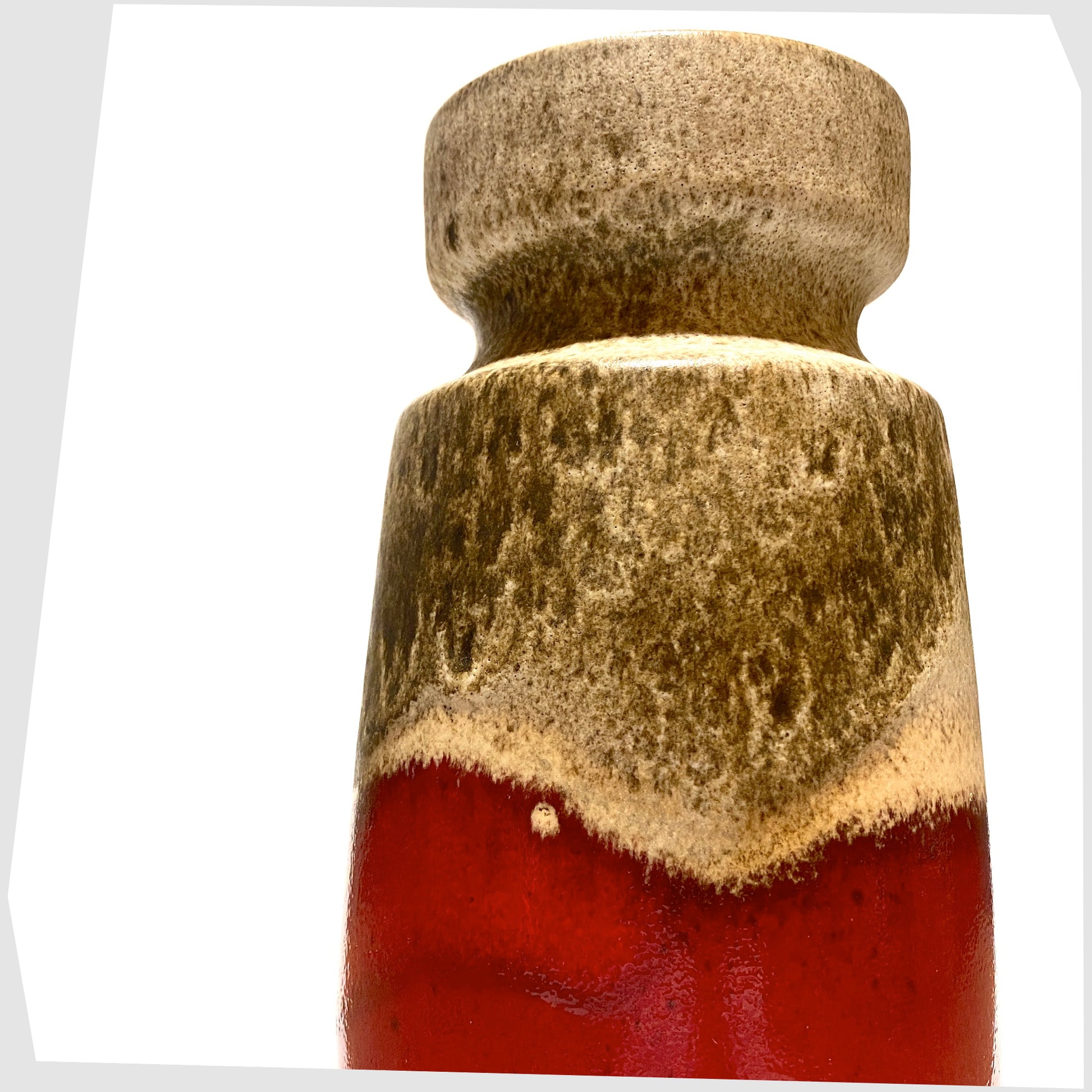 scheurich keramik 242-22 vase i vivd red glaze with top band of flowing fat lava