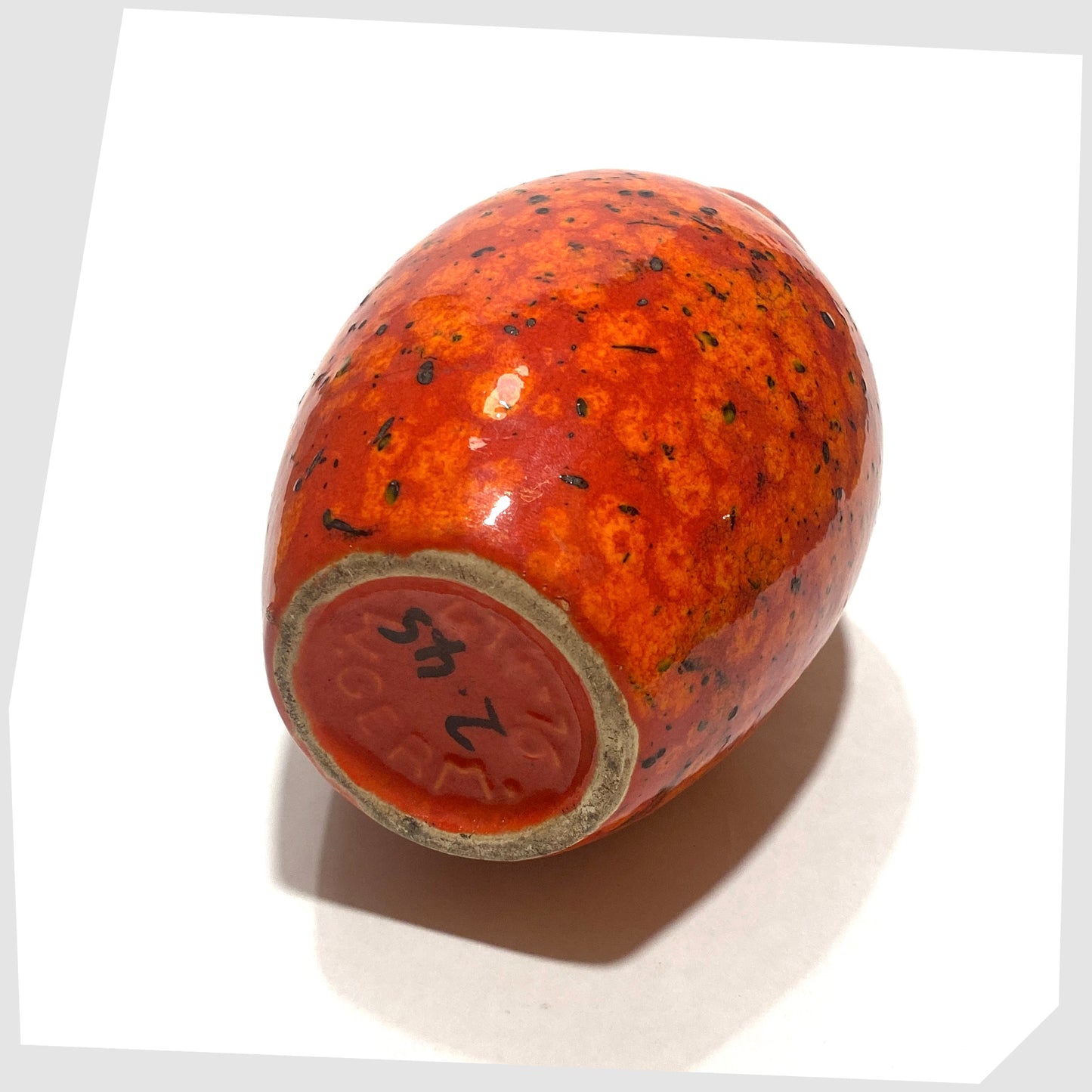 base of the Scheurich Keramik 414-16 Vase in a Fire glaze of orange and red flecks with black speckles