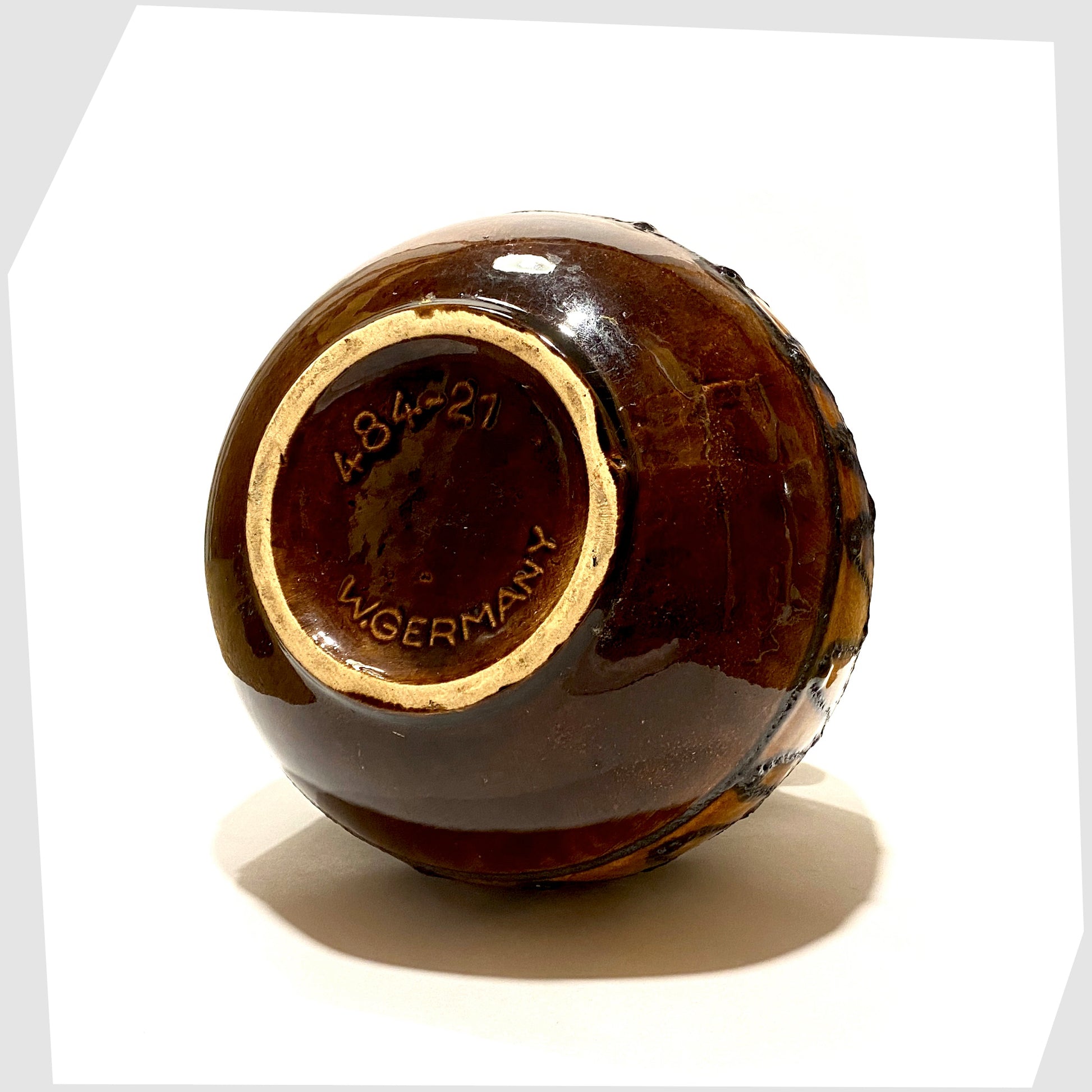base markings on the scheurich keramik 484-21 vase in chestnut brown with white and amber bands