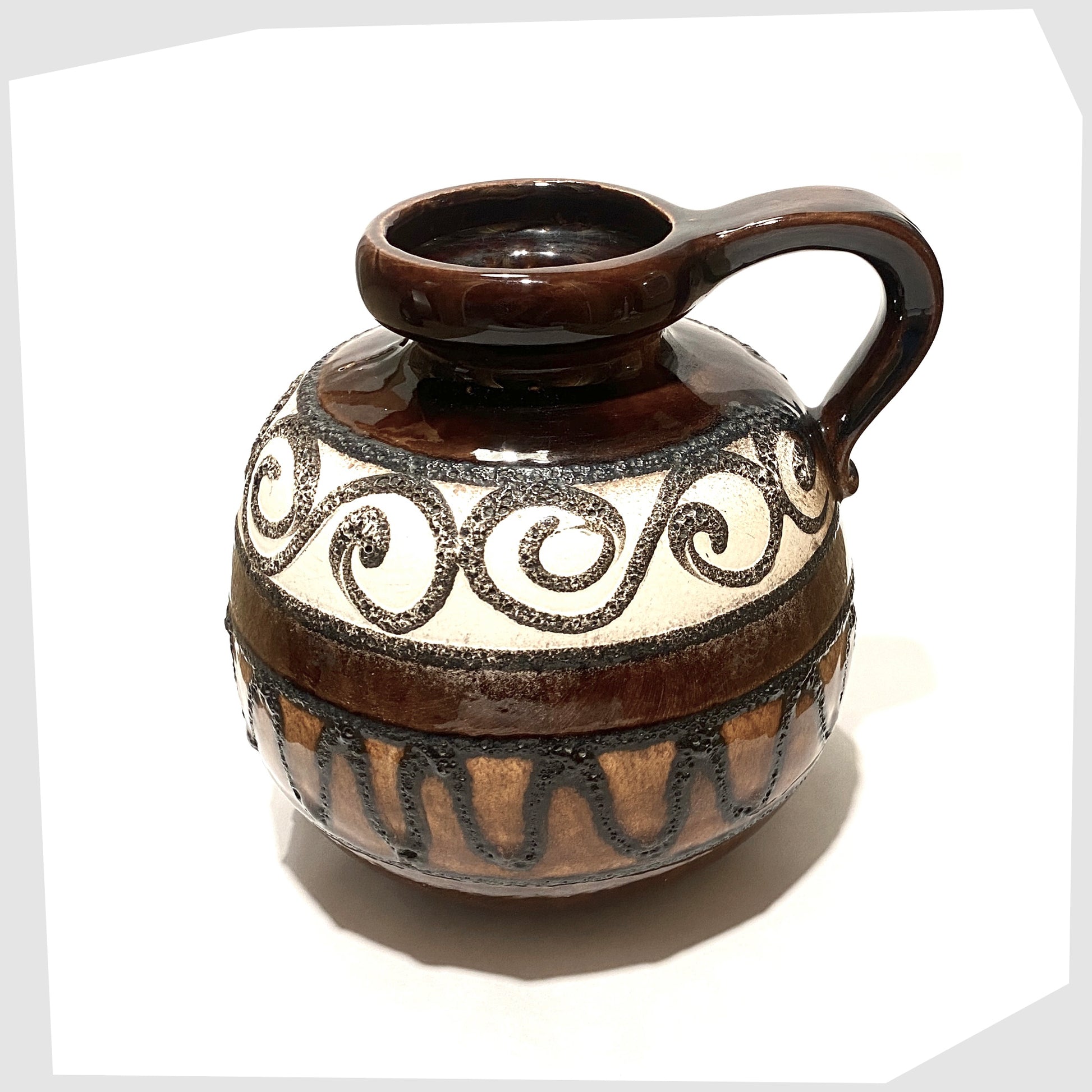 top rim of the ball-shaped scheurich keramik 484-21 vase in chestnut brown with white and amber bands of fat lava patterns