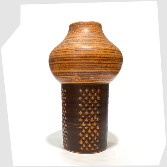 Strehla Keramik 1180 Vase in burnt orange glaze with artistic geometric pattern, shown on a white background
