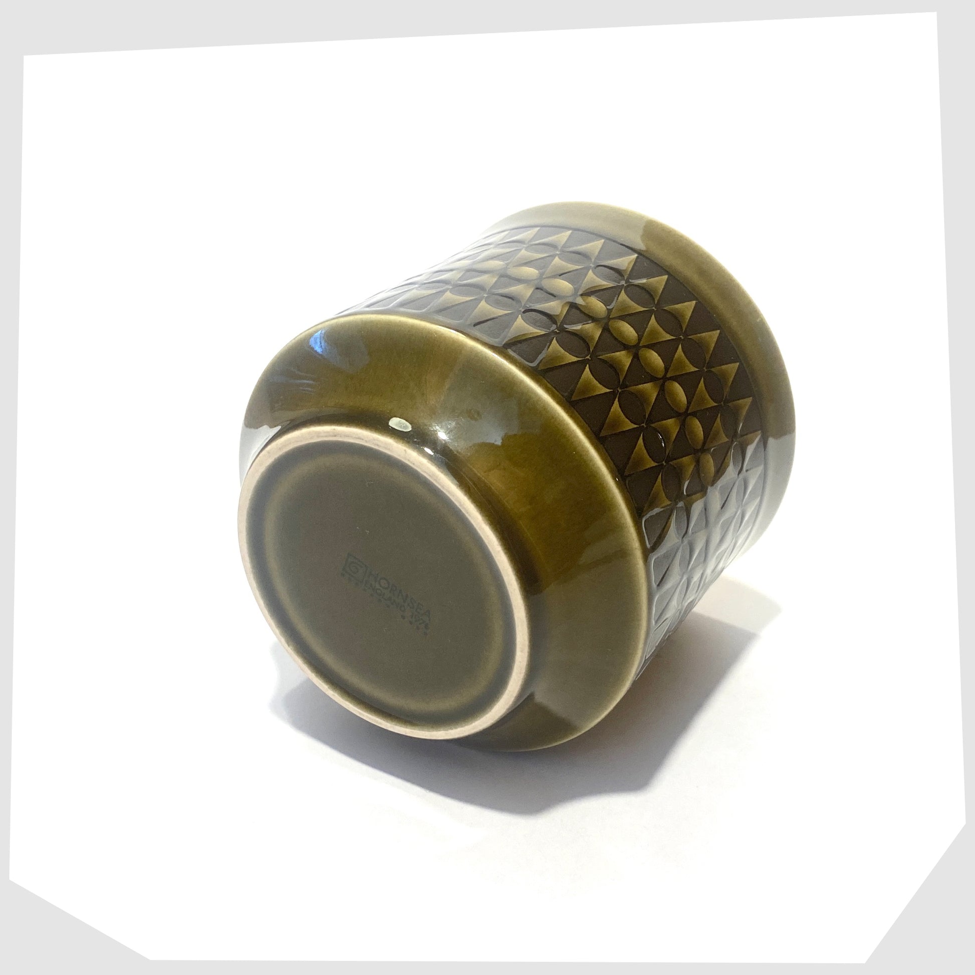 base of the hornsea pottery plant pot with backgammon pattern
