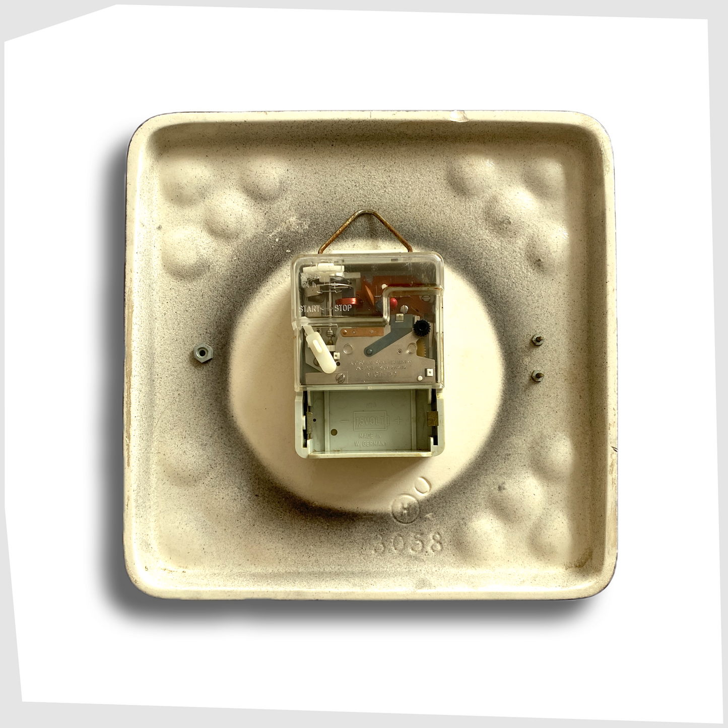 rear mechanism of the Schatz Elexacta Wall Clock 