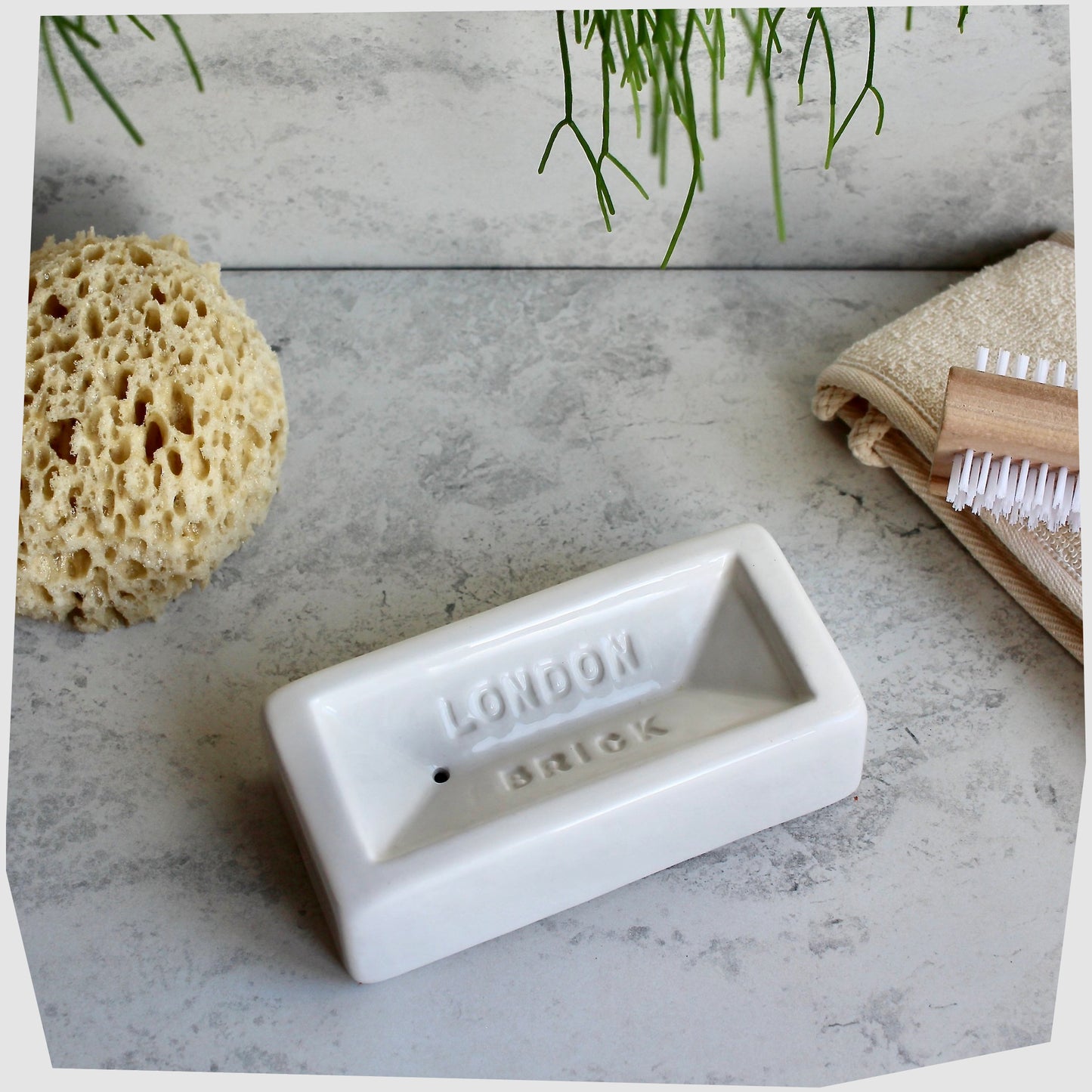 ceramic-soap-dish-in-white-glaze-shaped-as-an-iconic-london-brick